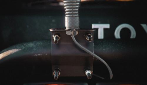 midland-mxatm1-bullbar-antenna-mount-top.webp